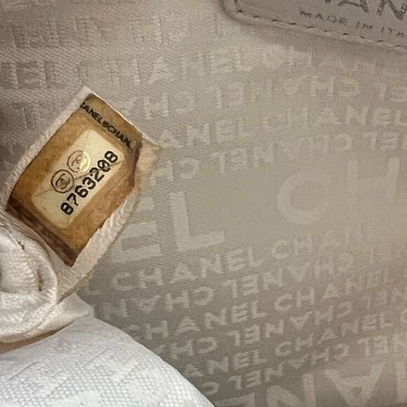 AUTH CHANEL TOTE BAG - Picture 15 of 16